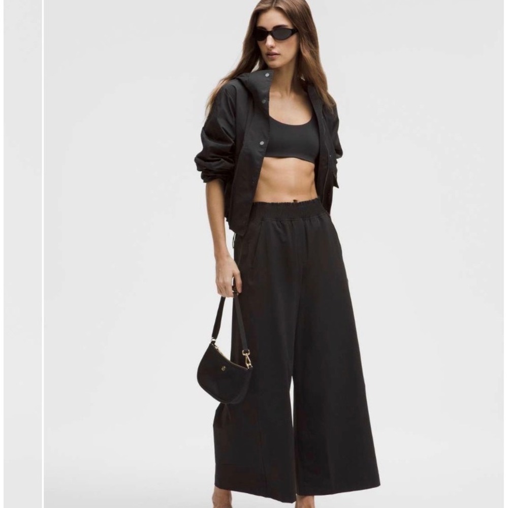 $128 Lululemon Stretch Woven Wide Leg High Rise Crop Pant Black W6CWBS Size L